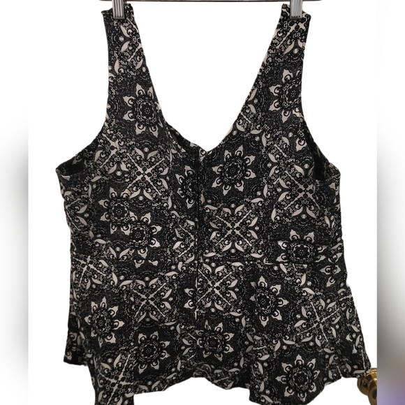 Torrid peplum top - Picture 2 of 5